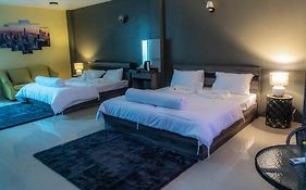 Green Crab House Stay